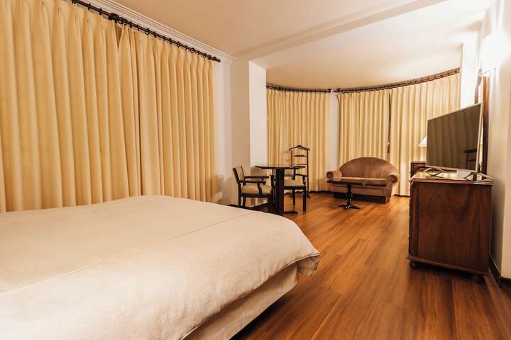 Room 12 of 23