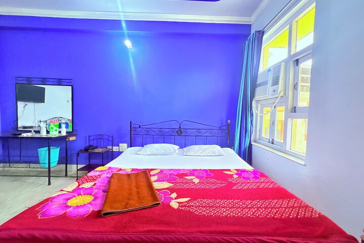Room 10 of 84