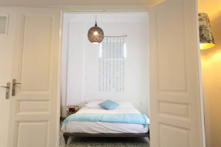 Room 5 of 10