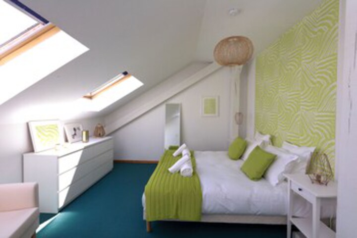 Room 16 of 25