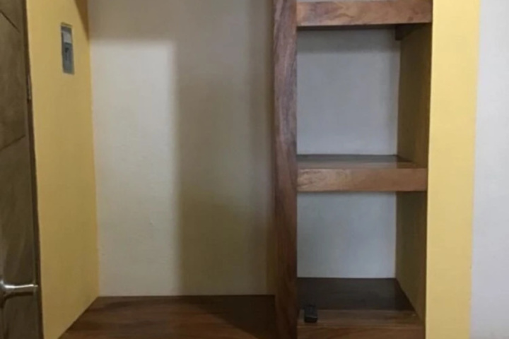 Room 4 of 14