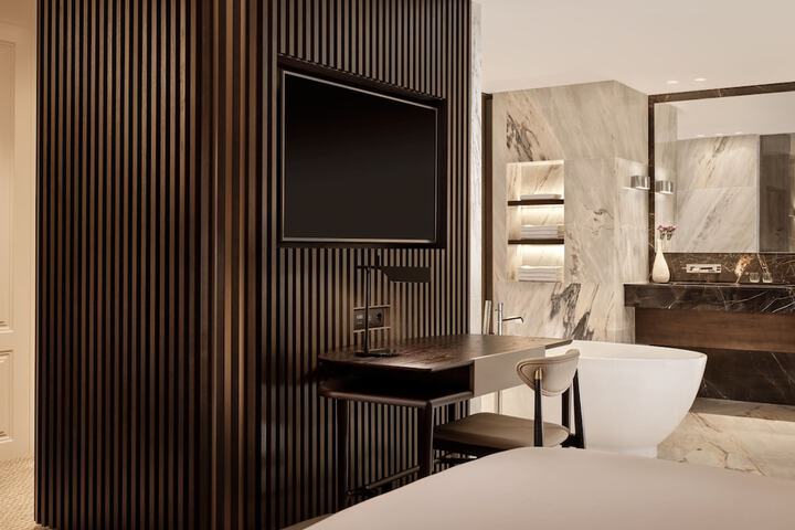 Room 15 of 169