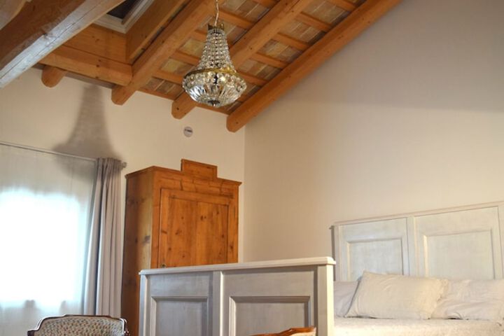 Room 3 of 42
