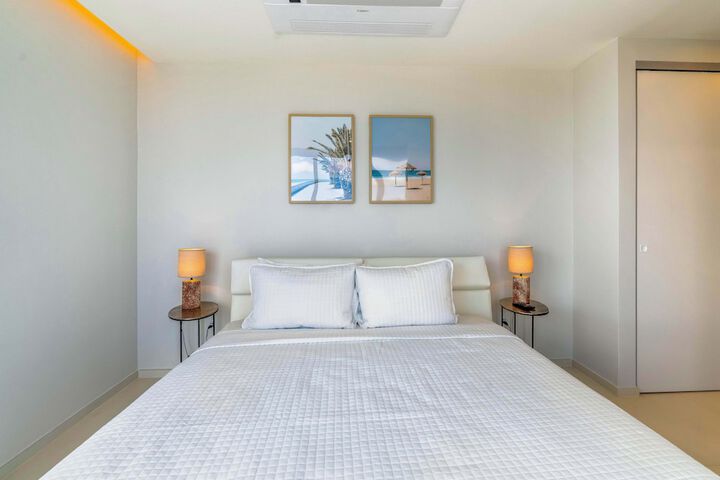 Room 46 of 1000