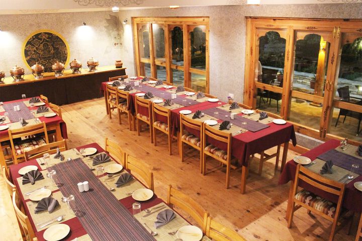 Dining 49 of 72