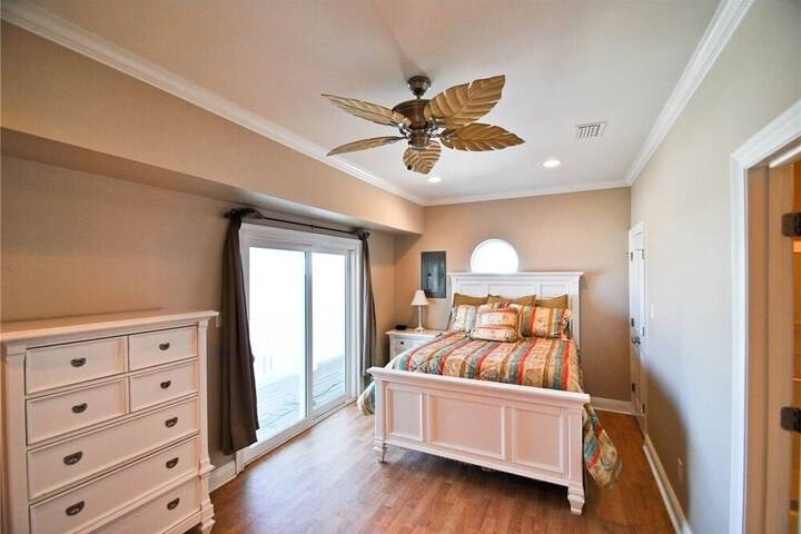 Room 4 of 6