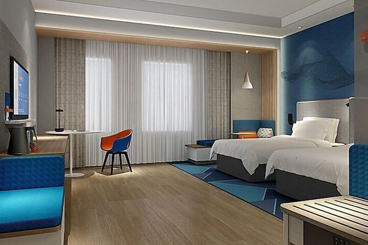 Room 2 of 39