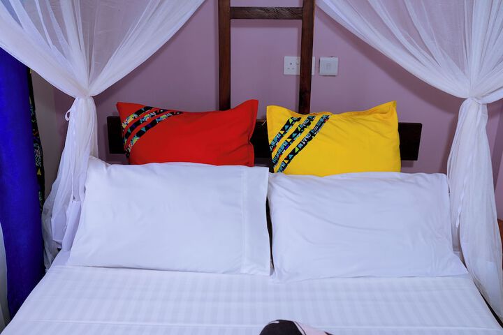 Room 4 of 27