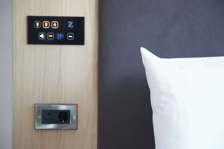 Room 15 of 38