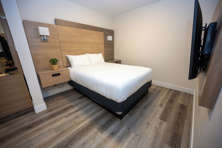 Room 3 of 58
