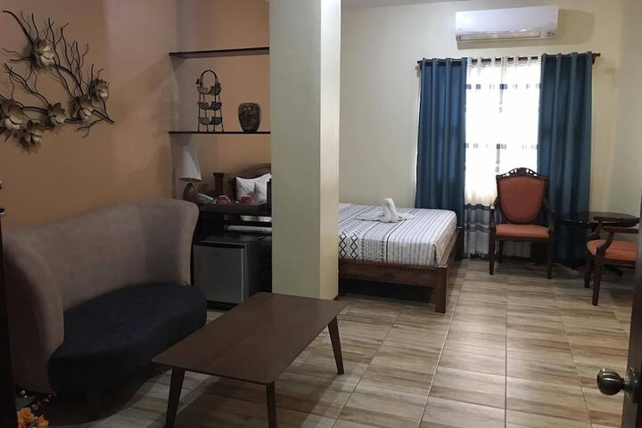 Room 25 of 38