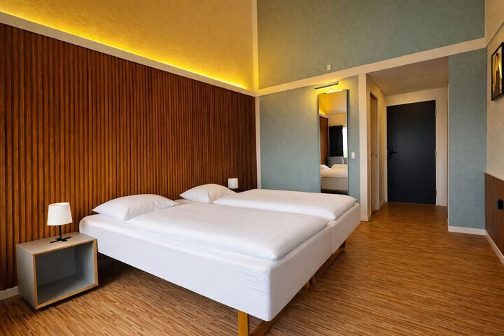 Room 5 of 41