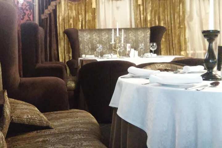 Dining 5 of 11