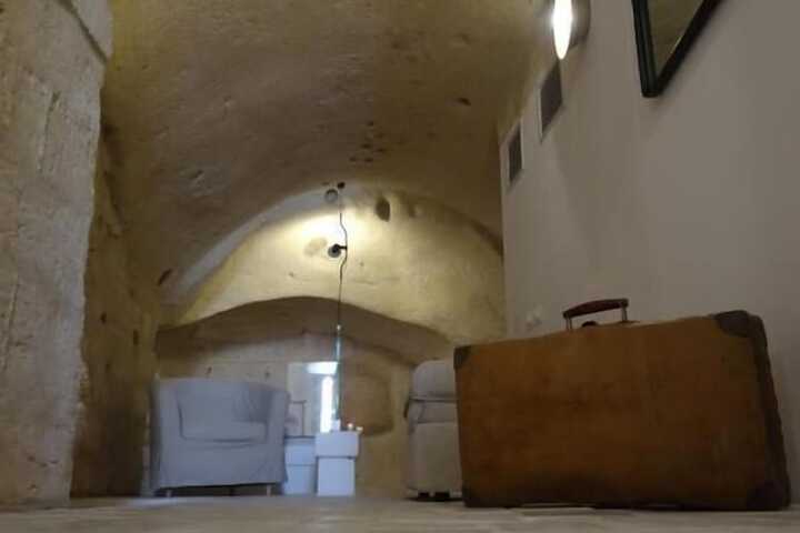 Room 45 of 106