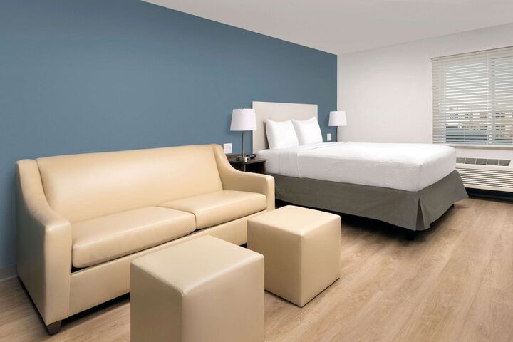 1 King Bed (3 of 11)