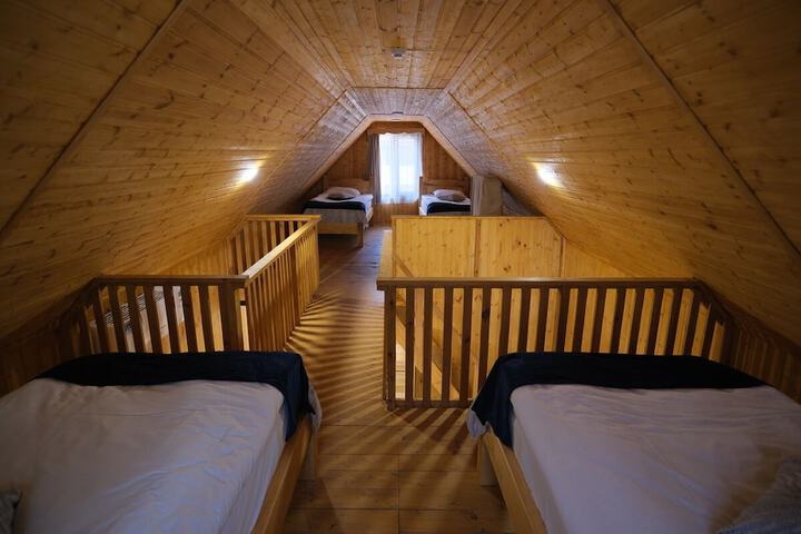 Room 42 of 94