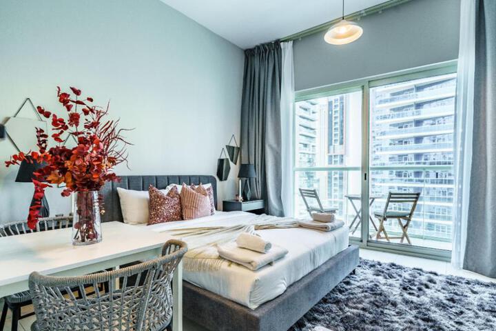 Sweeping Marina View Studio Near the Metro Station