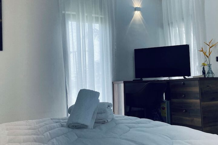 Room 26 of 166