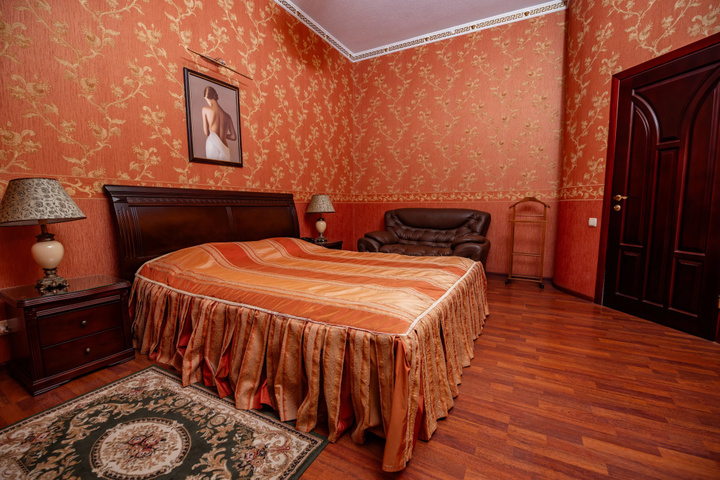 Room 18 of 34