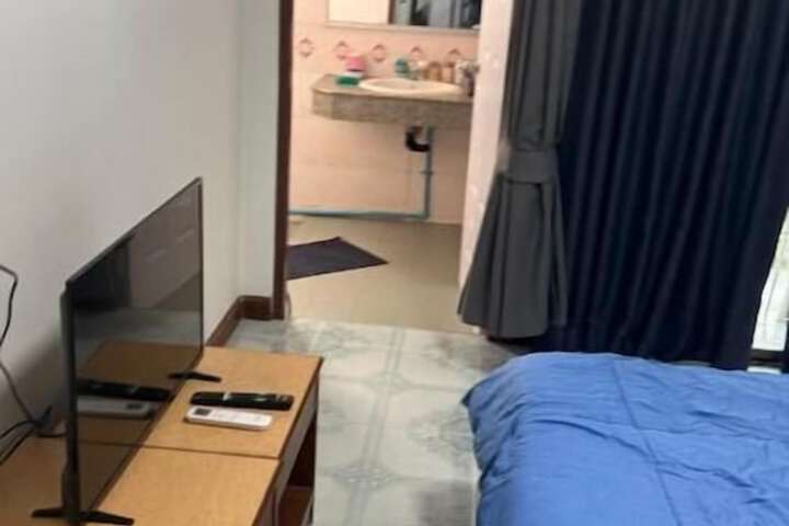 Room 3 of 15
