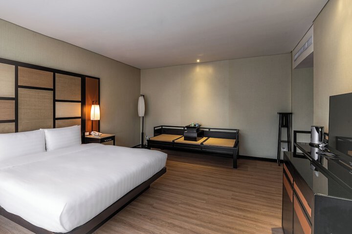 Room 27 of 62