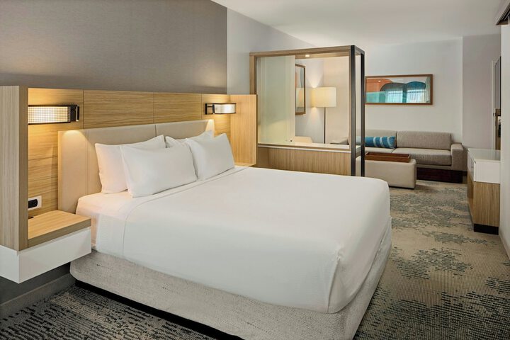 Room 4 of 25
