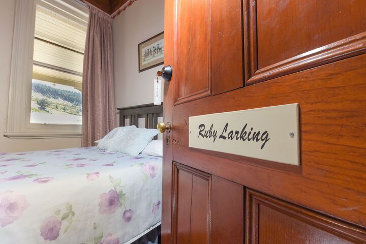 Room 2 of 44