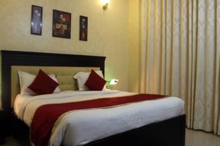 Room 15 of 28