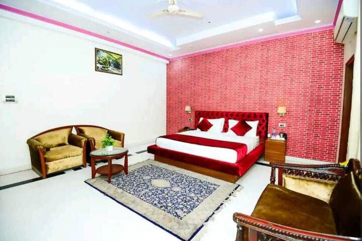 Room 5 of 27