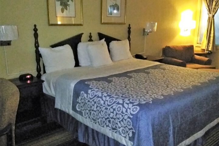 Room 22 of 46