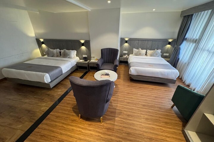 Room 10 of 29