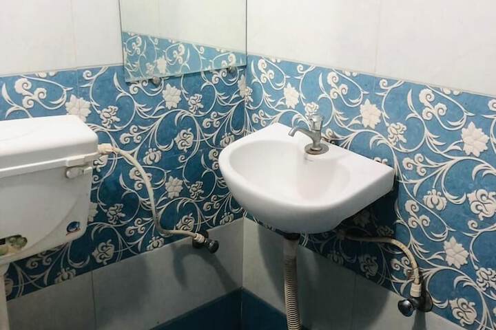 Room 14 of 14