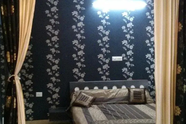 Room 6 of 11