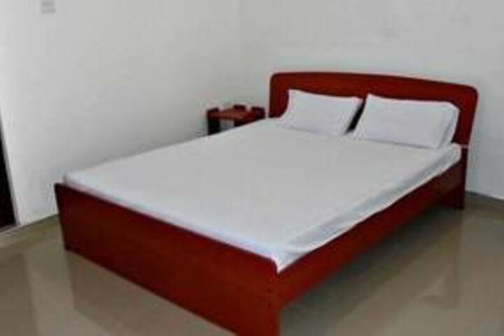Room 9 of 26