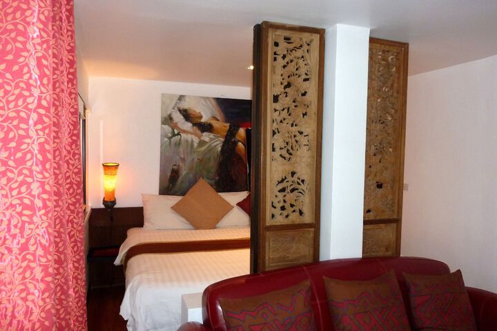 Room 9 of 106