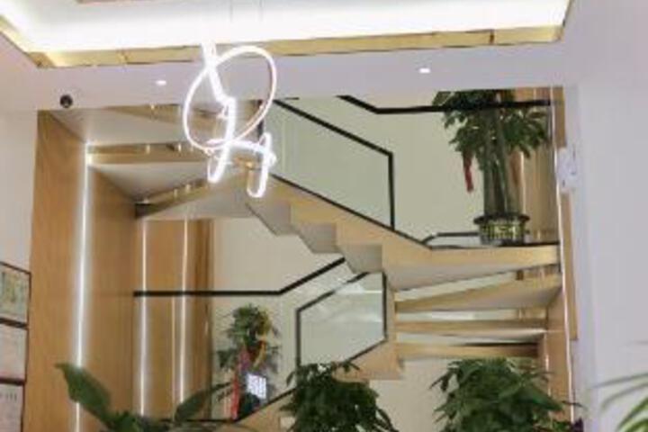 Yichun Meet Hotel