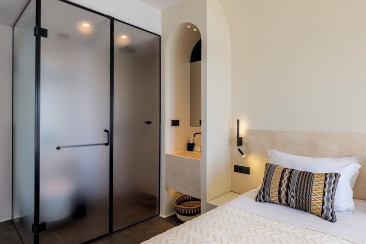 Room 15 of 56