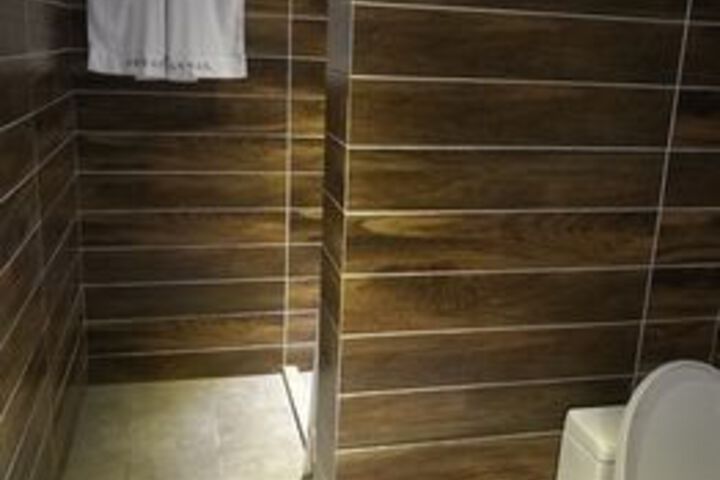 Room 3 of 39