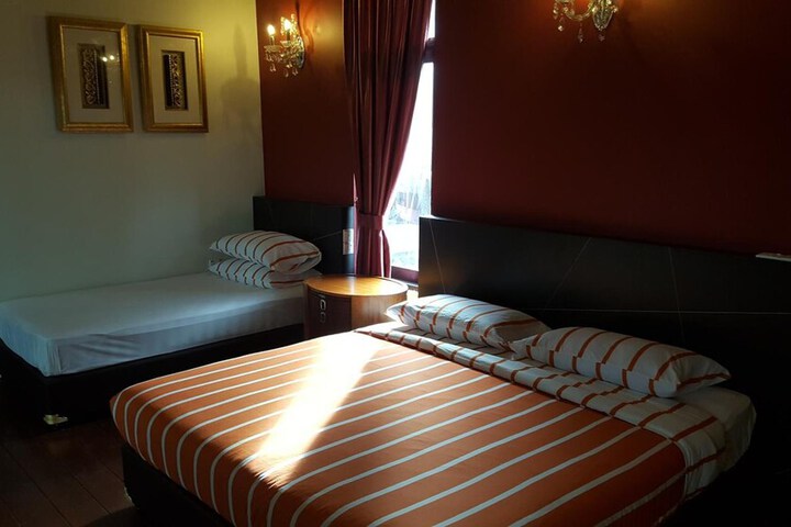 Room 8 of 46