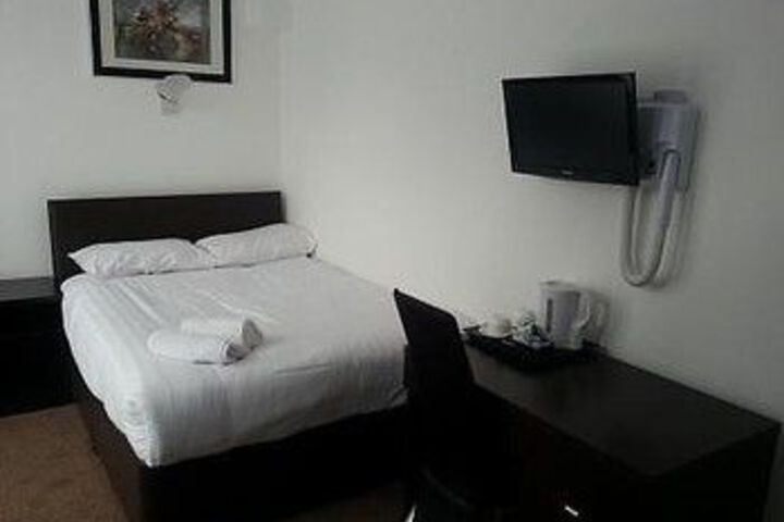 Room 25 of 37