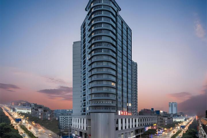 Echarm Hotel Guigang Pingnan Central Plaza