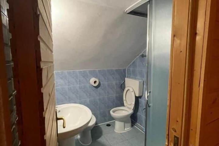 Room 16 of 43