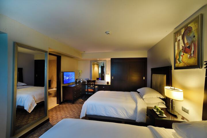 Room 22 of 90