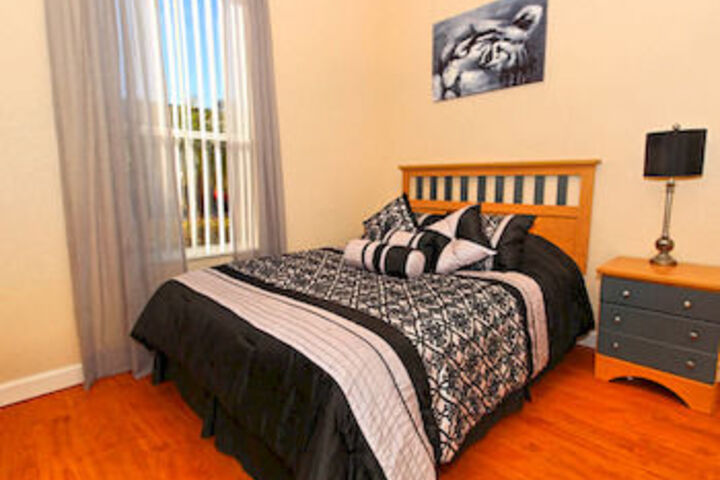 Room 165 of 380