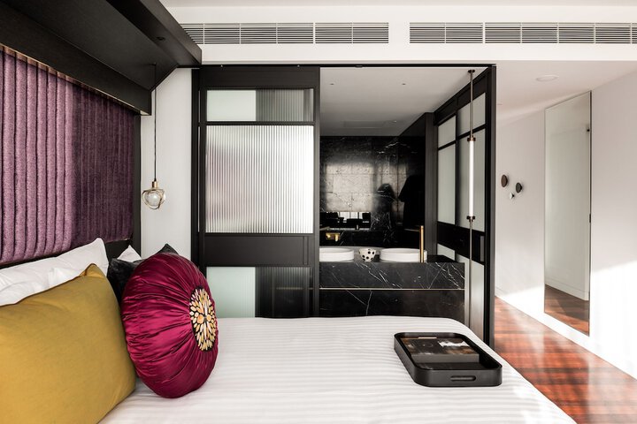 Room 10 of 87