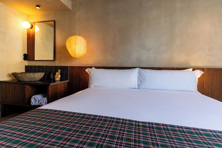 Room 4 of 41