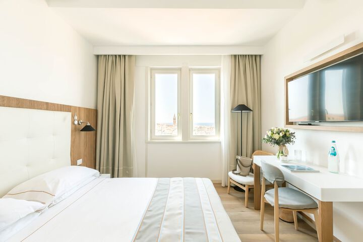 Room 41 of 254