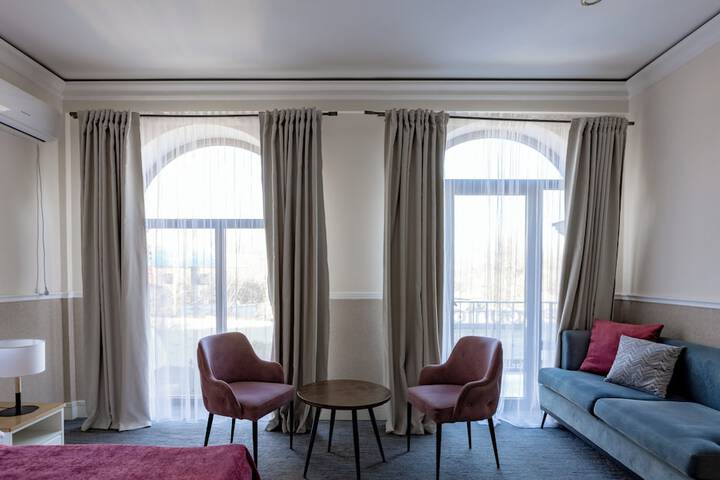 Room 12 of 26