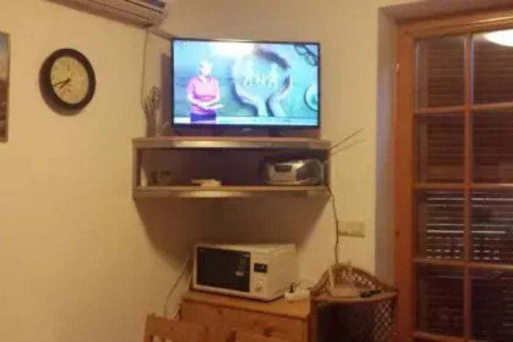 Room 2 of 12