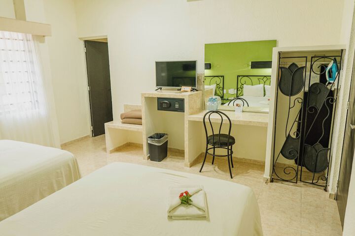 Room 4 of 40